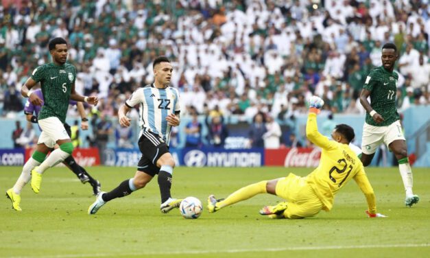 Polémica en el Mundial: ¿el VAR anuló mal uno de los goles de Lautaro Martínez ante Arabia Saudita?