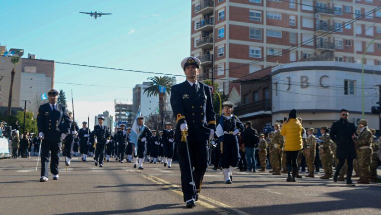 09_Desfile-Independencia-Bahia-Blanca_01