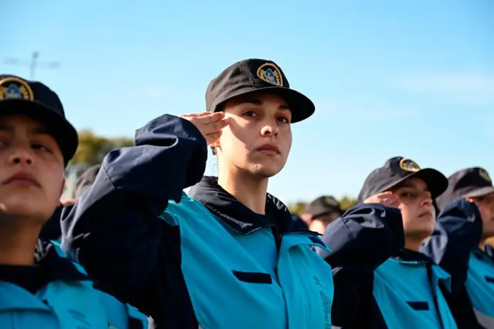 cadetes-policia-696x464-1.jpg