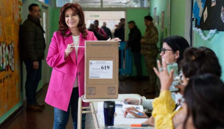 20250915182439_cristina-votando