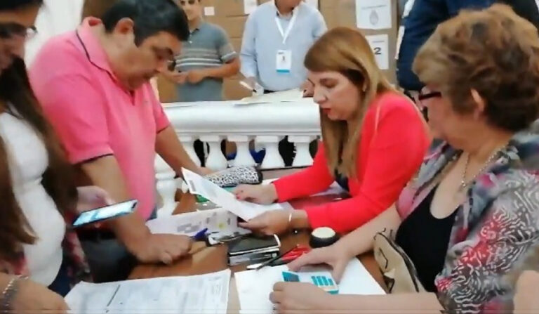 20250922090746_junta-electoral-bonaerense-urnas
