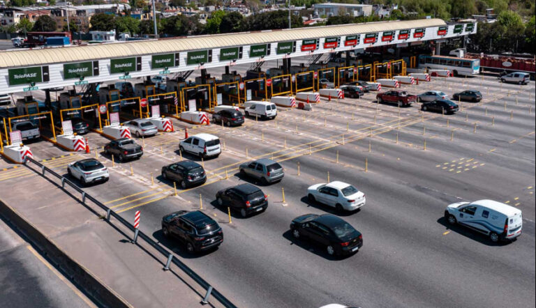 20260103120614_todas-las-vias-de-peaje-de-autopista-buenos-aires-la-plata-ya-cuentan-con-telepase-3