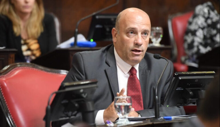 20260424180645_de-leo-andres