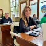 Carlos y Andrea en la banca