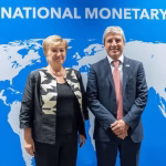 la-jefa-del-fmi-kristalina-georgieva-y-el-ministro-luis-caputo-foto-x-luiscaputoar-5QP437YF25H4DCJWT7IIOWFMBU